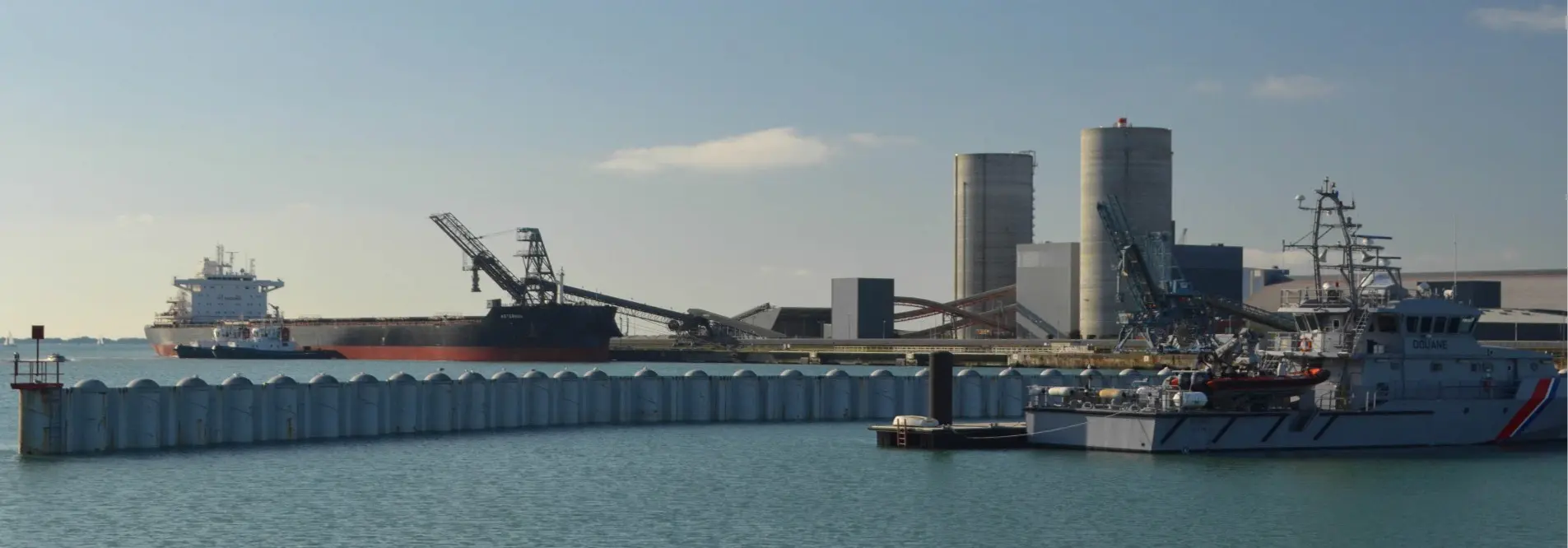 Les pilotes de La Rochelle-Charente contribuent à la sécurité des navires, des équipages et des usagers des ports, à la protection de l’environnement et à la fluidité du trafic économique des ports.